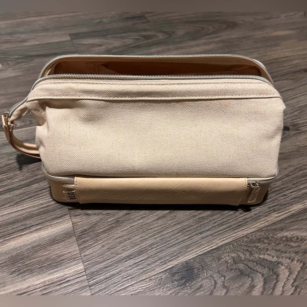 Beis Beige Dopp Kit